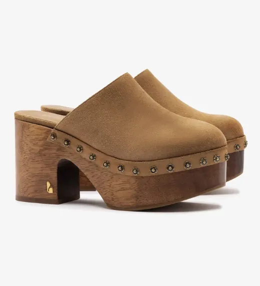 Miso Clog in Peanut Suede